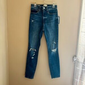 NEW Universal Threads High Rise Skinny Jeans. SZ 4 SHORT
